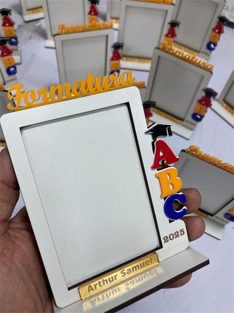 Porta-retrato de formatura em MDF